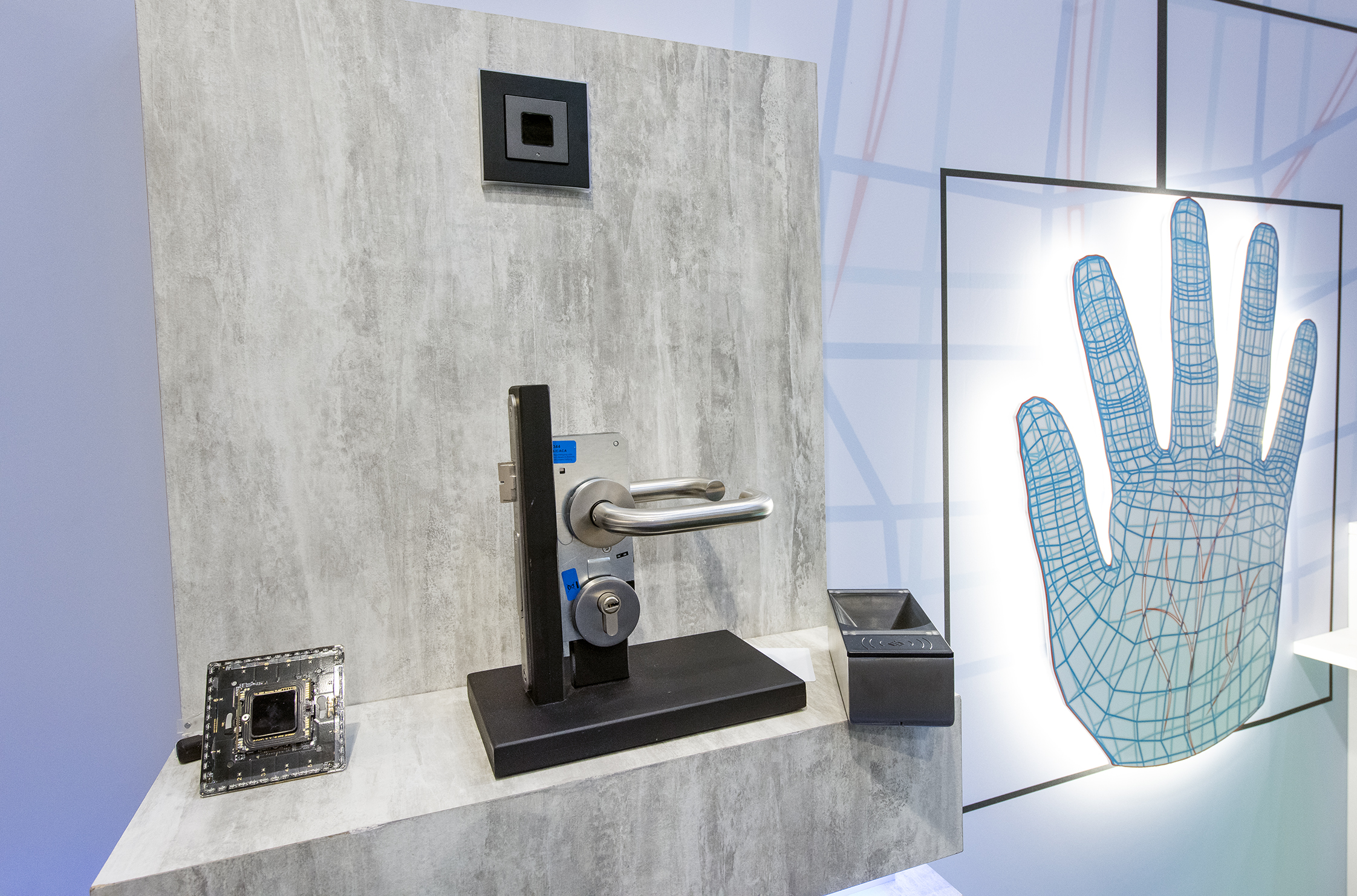 Intersec Building 12: Biometry Access control